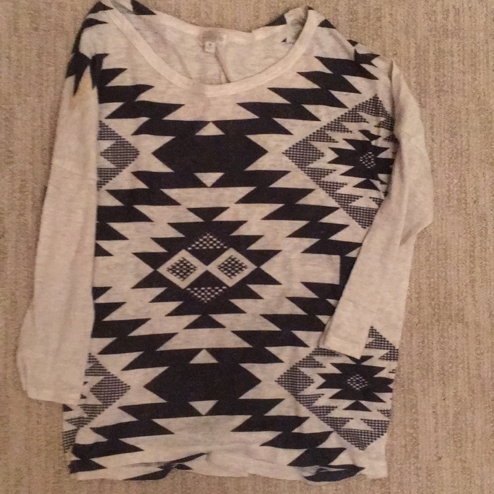 Aztec print light weight top